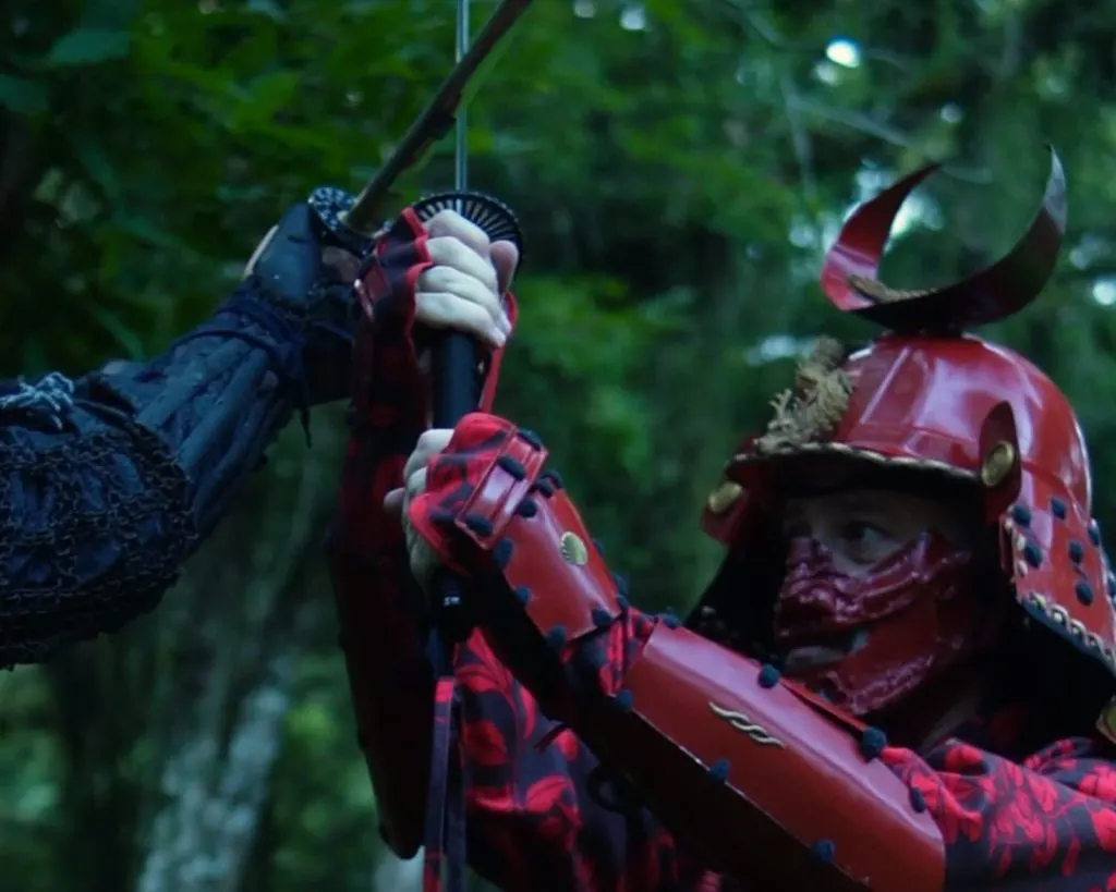 Lança yari em um fundo texturizado